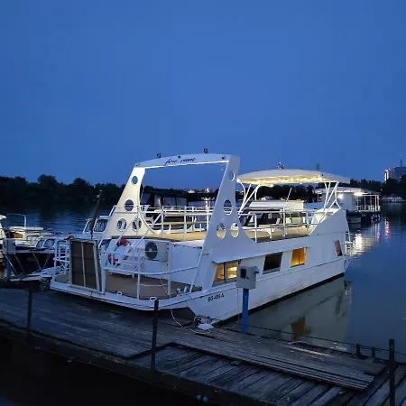 Free Boat