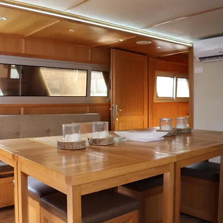 Botel Free Boat