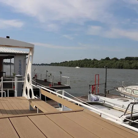 Free Boat Botel Belgrado