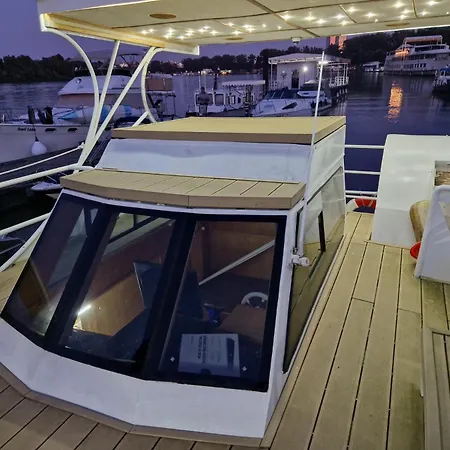 Free Boat * Belgrad