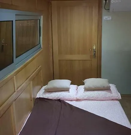 Free Boat Botel Belgrade